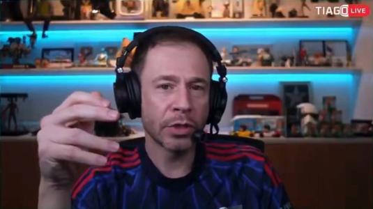 Tiago Leifert comentando sobre possibilidade de Coutinho, do Vasco, voltar à Seleção Brasileira