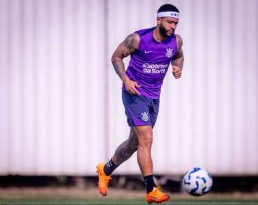 Memphis Depay voltará a ser relacionado após se recuperar de um edema na coxa