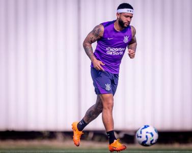 Memphis Depay voltará a ser relacionado após se recuperar de um edema na coxa