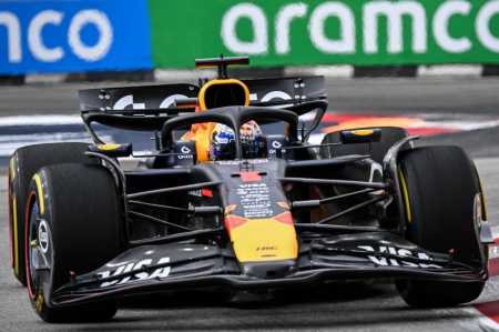 Max Verstappen, da Red Bull, em ação durante o TL3 do GP de Singapura de Fórmula 1