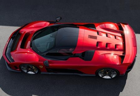 Ibra anunciou a compra de uma Ferrari F80