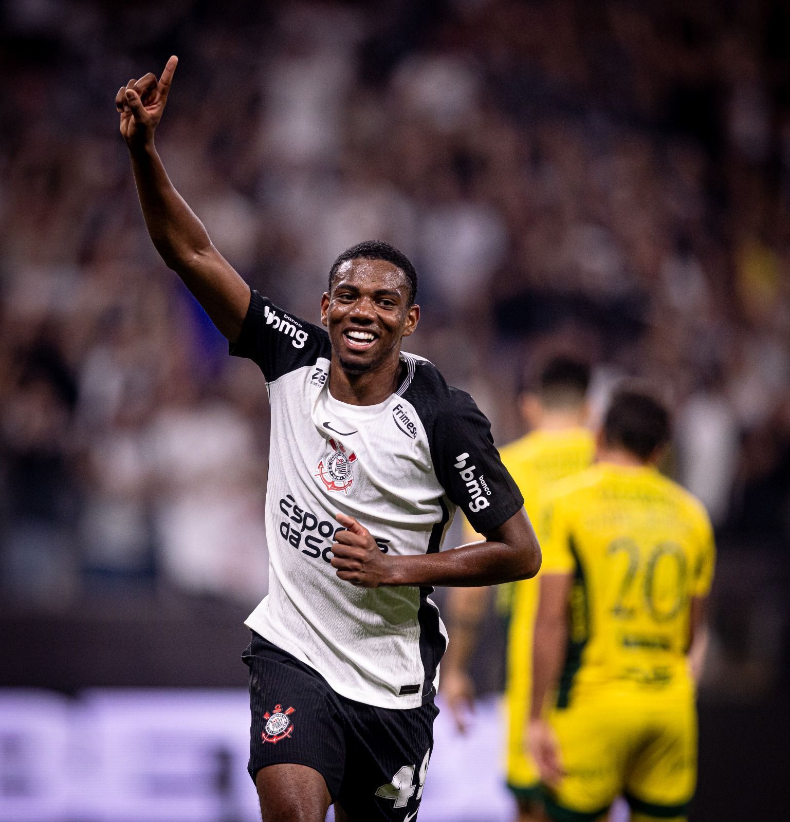 Base vira trunfo para Corinthians em meio à campanha oscilante no Brasileiro