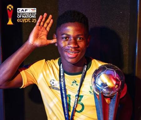 O meia-atacante sul-africano Kgomotso Madibaetá na mira do Fluminense