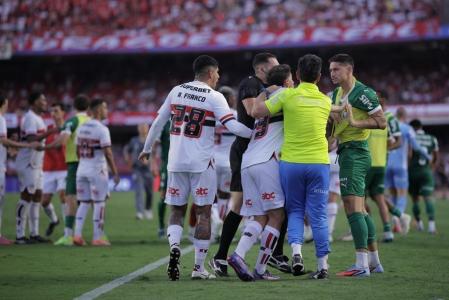 São Paulo x Palmeiras foi marcado por polêmicas de arbitragem