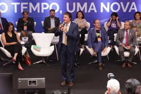 Ministro da Educação, Camilo Santana (PT)