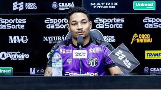 Fernandinho, atacante do Ceará, durante entrevista coletiva