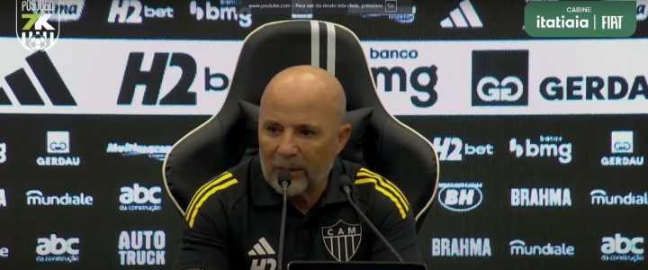Jorge Sampaoli em entrevista coletiva após a partida com o Sport, nesta quarta-feira (8)