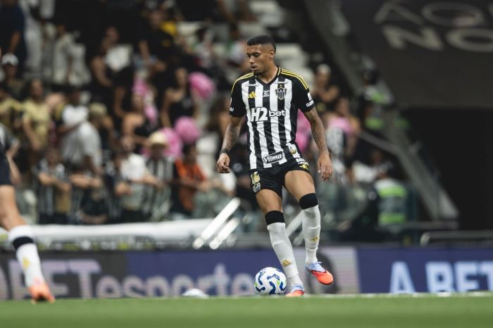 Ruan Tressoldi em ação na partida entre Atlético e Sport