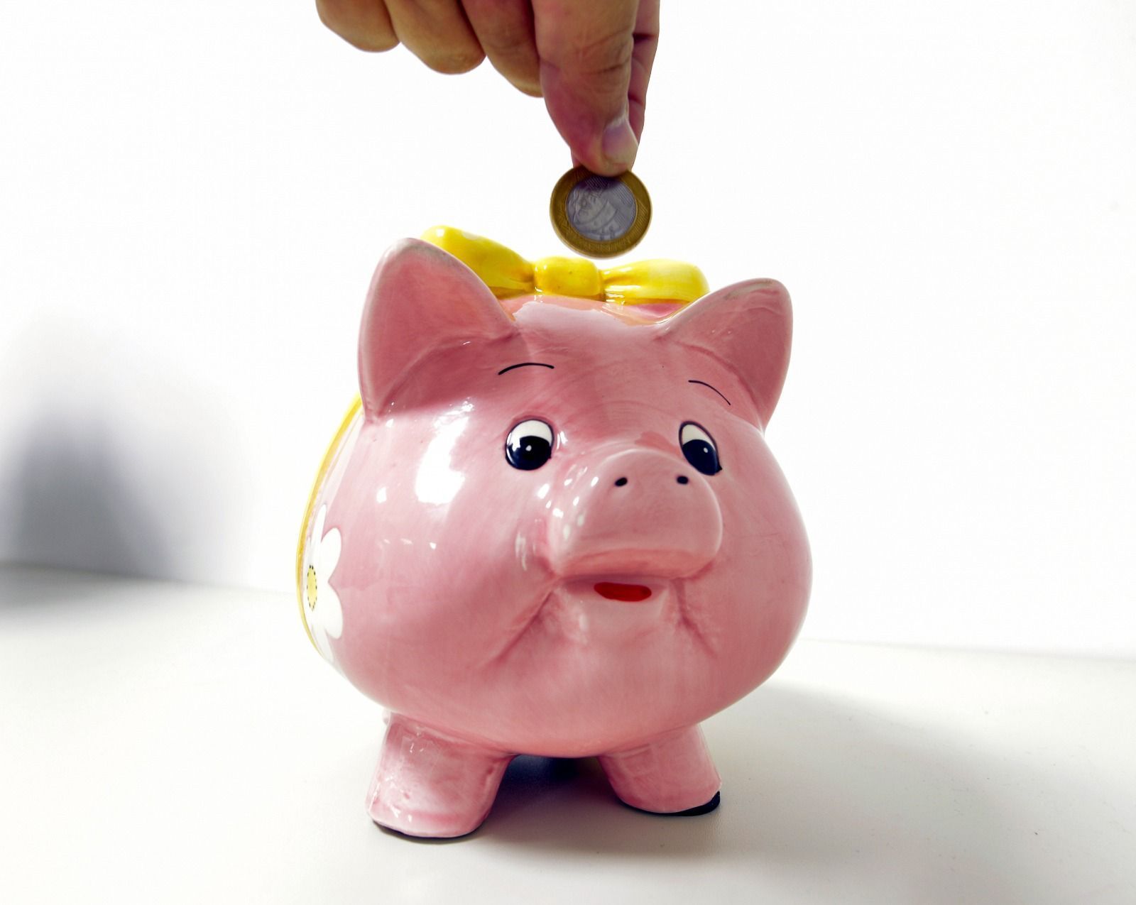 Poupança acumula saques de R$ 78,5 bi; saiba investimentos que rendem mais