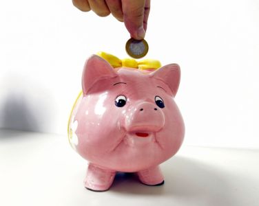 Poupança teve mais dinheiro sacado do que investido em setembro