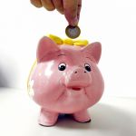 Poupança acumula saques de R$ 78,5 bi; saiba investimentos que rendem mais