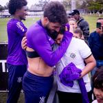 Jogadores do Corinthians recebem visita de ONG; veja fotos