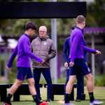 Em busca de soluções no Corinthians, Dorival consolida esquema com três zagueiros