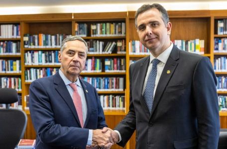 Luis Roberto Barroso, ex-presidente do STF e Rodrigo Pacheco, ex-presidente do Senado
