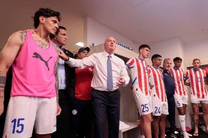 Gustavo Gómez no pós-jogo do Paraguai