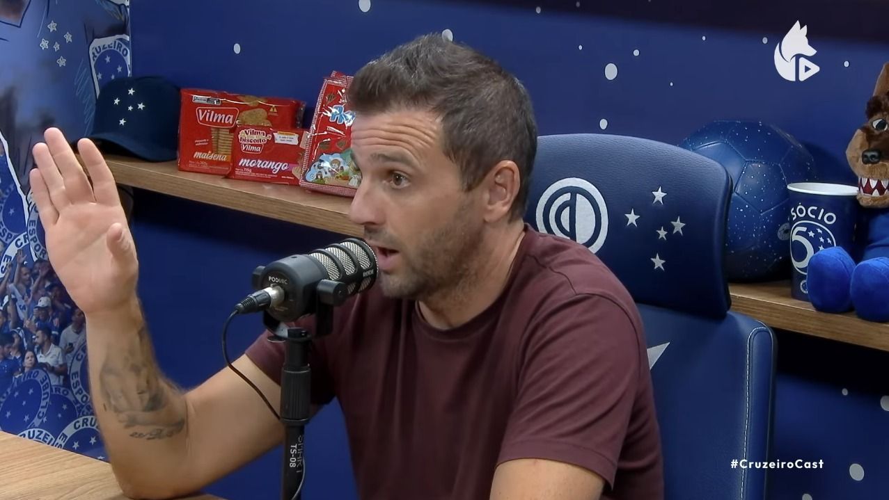 Montillo rasga elogios à trinca de volantes do Cruzeiro: ‘Os melhores que joguei’