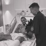 Após cirurgia, Lyanco recebe visita de titular do Atlético e se declara