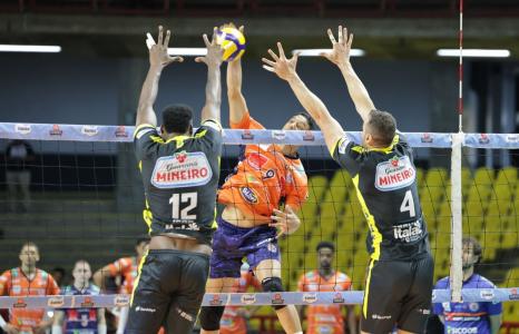 Praia e Monte Carmelo decidem terceiro lugar do Mineiro de Vôlei