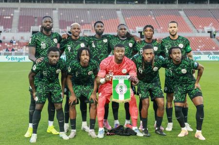 Seleção da Nigéria perfilada antes de jogo das Eliminatórias para a Copa do Mundo de 2026