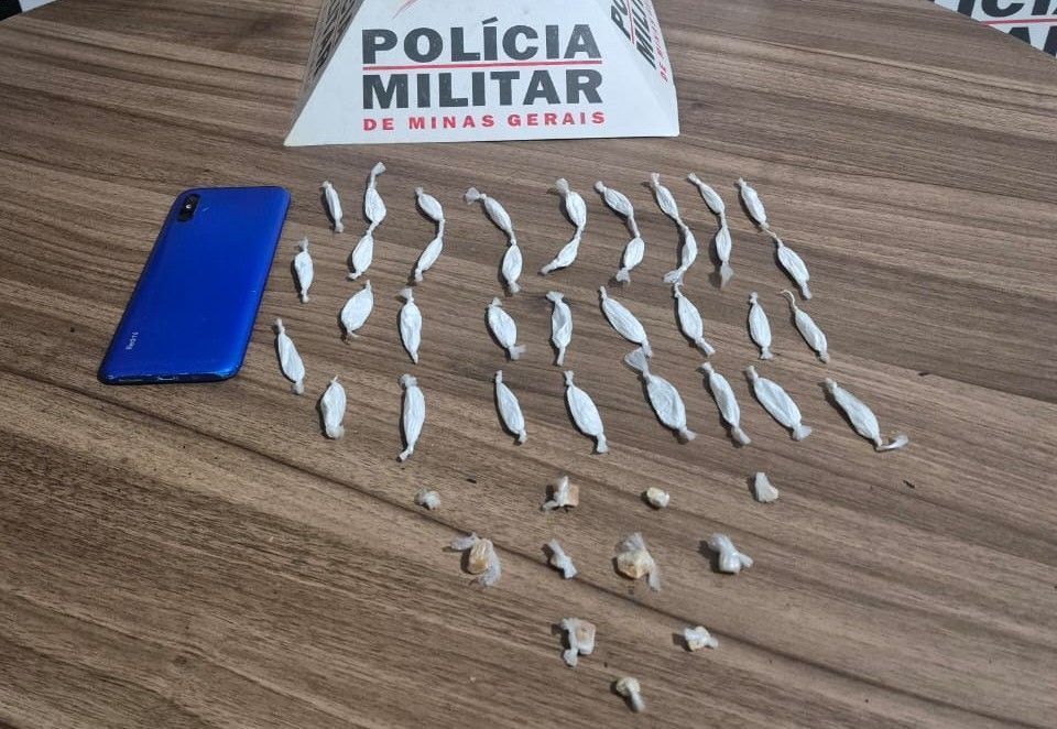 Dois presos por suspeita de tráfico de drogas em São João do Oriente