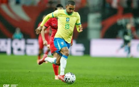 Paulo Henrique está com a Seleção Brasileira na Ásia