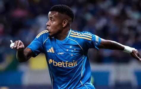 Keny Arroyo em ação pelo Cruzeiro