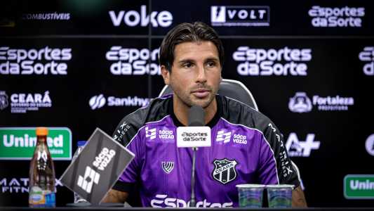 Meia Lucas Mugni, do Ceará, durante entrevista coletiva