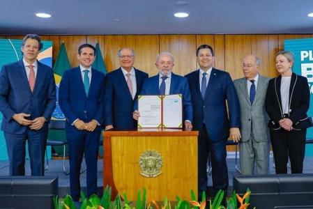 O Plano prevê o direcionamento de R$ 30 bilhões do Fundo Garantidor de Exportações (FGE) para crédito com taxas acessíveis