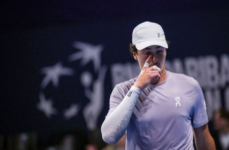 João Fonseca em ação no ATP 250 de Bruxelas