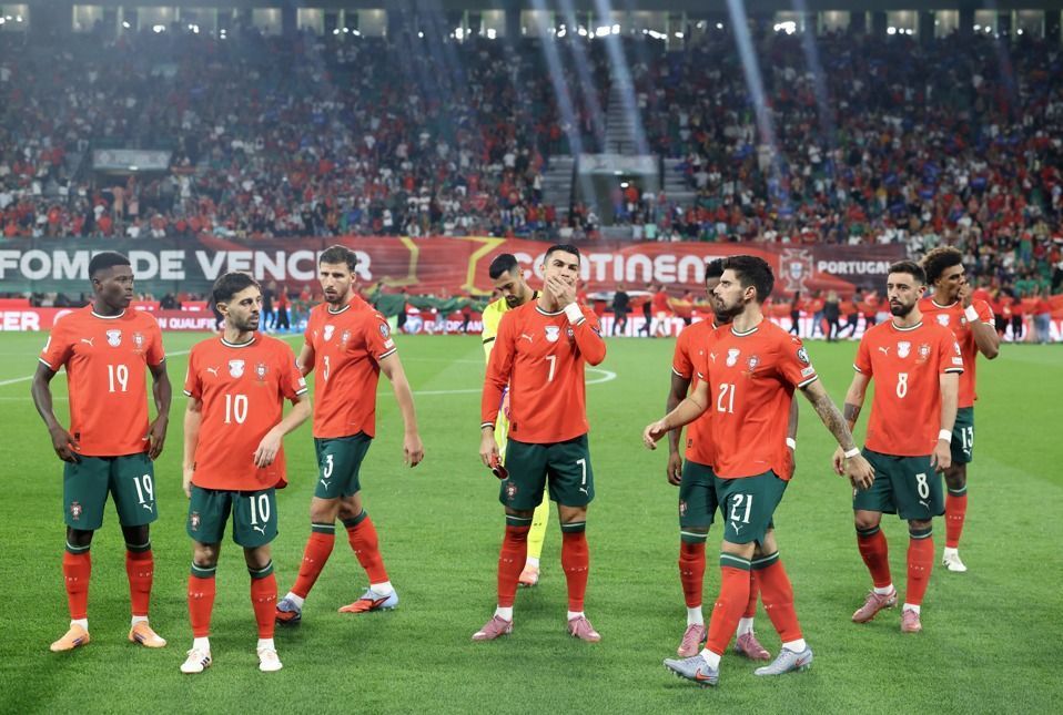 CR7 marca duas vezes, mas Portugal sofre gol no fim e empata com Hungria pelas Eliminatórias
