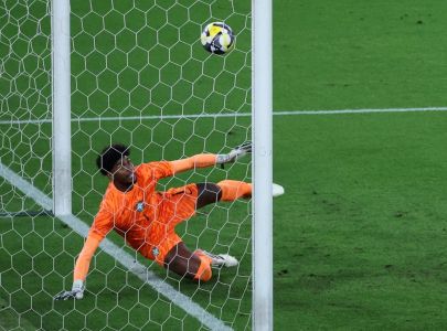 Hugo Souza, em ação pelo Brasil contra o Japão