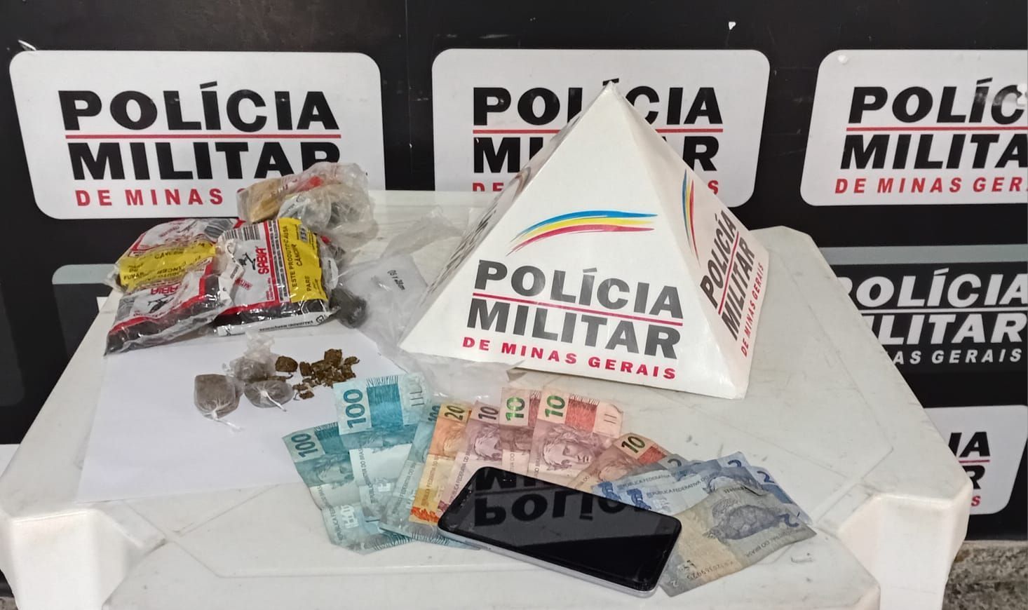 Homem retornando de saída temporária é preso com drogas em Ipaba