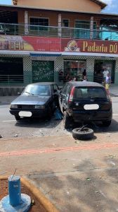Motorista passou direto na parada obrigatória
