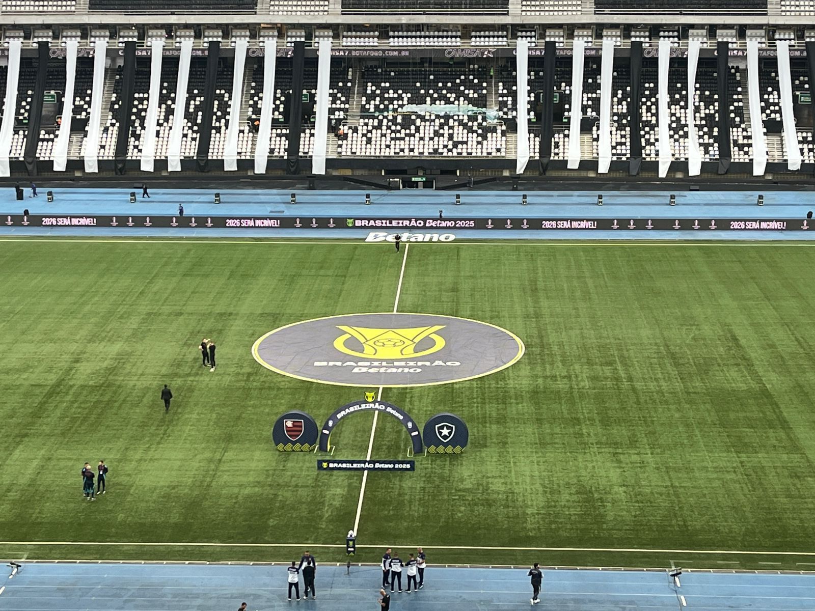 Flamengo confirma desfalques contra o Botafogo e culpa 'gramado sintético'