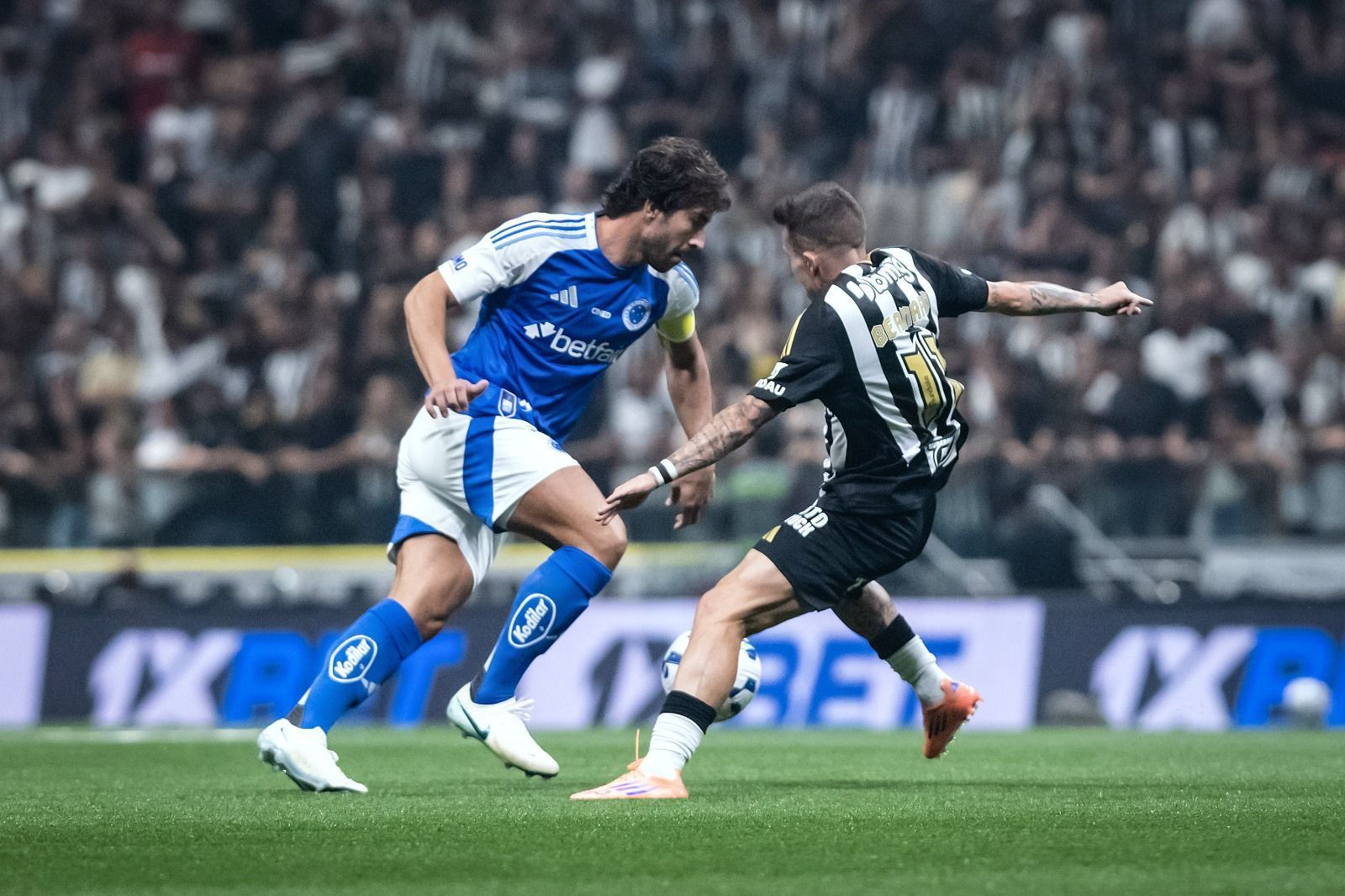 Titular do Cruzeiro admite tentativa de tirar o time de campo após polêmica em clássico