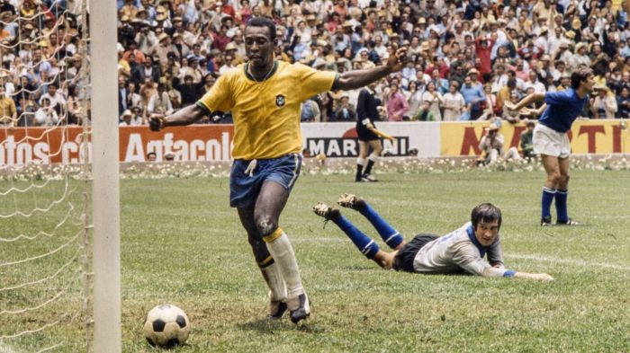 Pelé em partida pela Seleção Brasileira em 1970