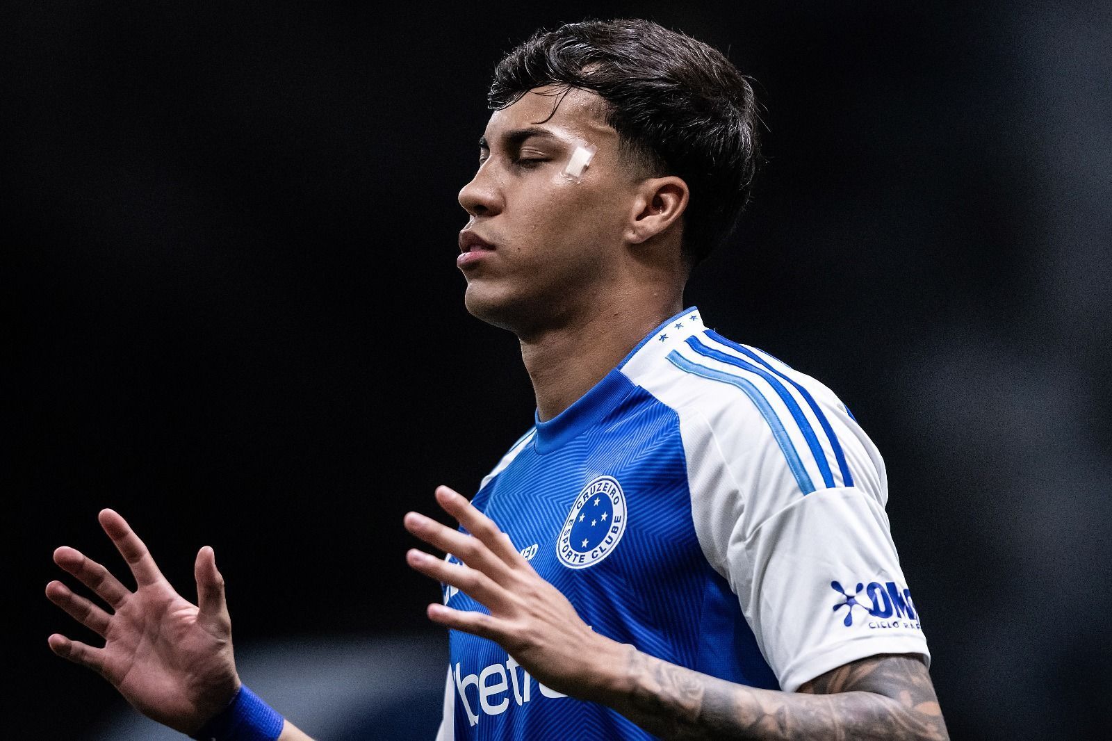 Titular do Cruzeiro revela atitude de Kaio Jorge após expulsão contra o Atlético