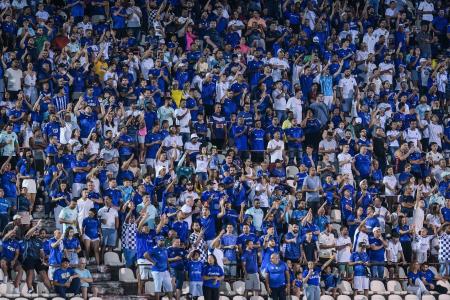 Torcida do Cruzeiro durante jogo na Arena do Jacaré, em Sete Lagoas