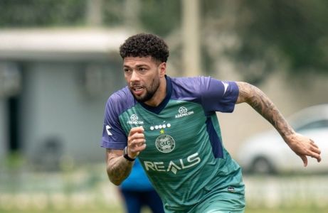 Filipe Machado deve ser titular do Coritiba contra o Athletico