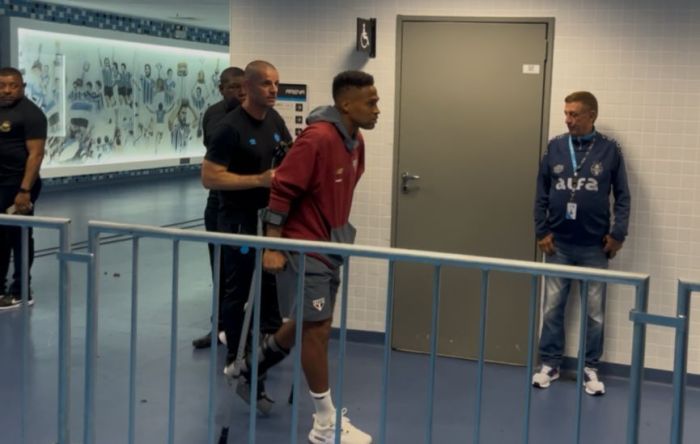 Wendell sentiu problema no pé e não continuou no jogo do São Paulo