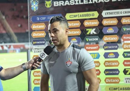 Jair Ventura, técnico do Vitória