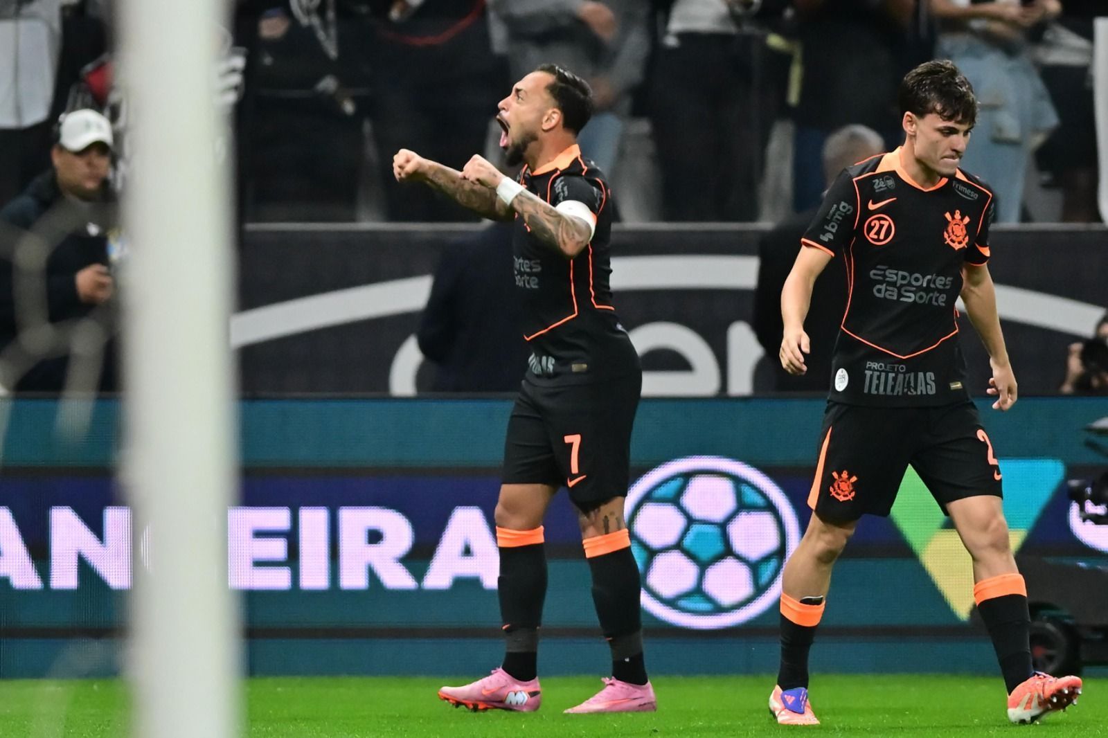 Corinthians mantém sequência positiva contra Atlético na Arena; veja