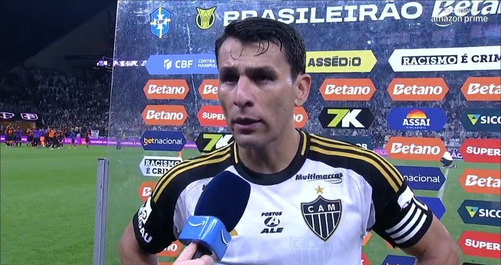 Alonso critica arbitragem de Atlético x Corinthians e comenta titularidade com Sampaoli