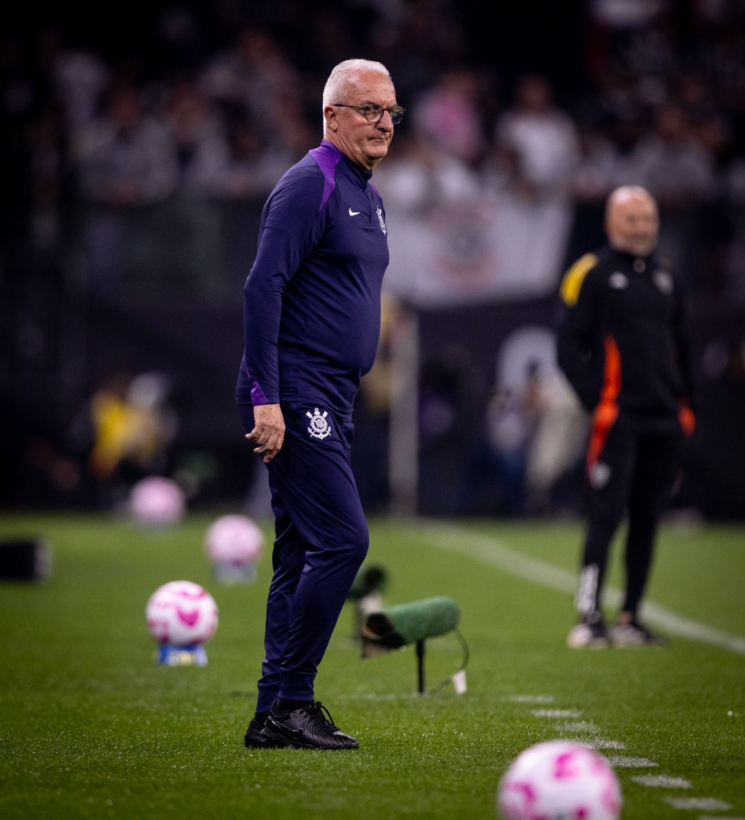 Técnico do Corinthians diz se espera retorno de dupla titular para jogo contra o Vitória