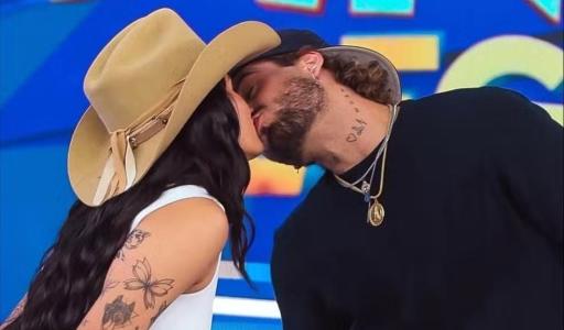 Zé Felipe e Ana Castela trocam beijo no SBT