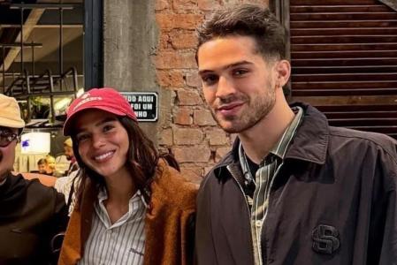 Bruna Marquezine e João Guilherme são vistos juntos em restaurante