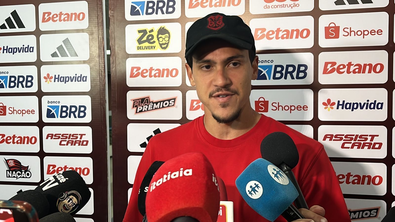 Decisivo contra o Palmeiras, Pedro avalia disputa no ataque: 'Quem ganha é o Flamengo'