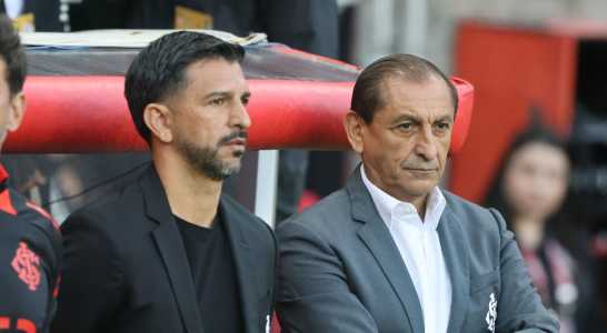 À esquerda, Emiliano Díaz, e à direita, Ramón Díaz