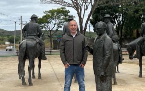 Leonardo Jardim durante folga em Cordisburgo, no interior de Minas Gerais