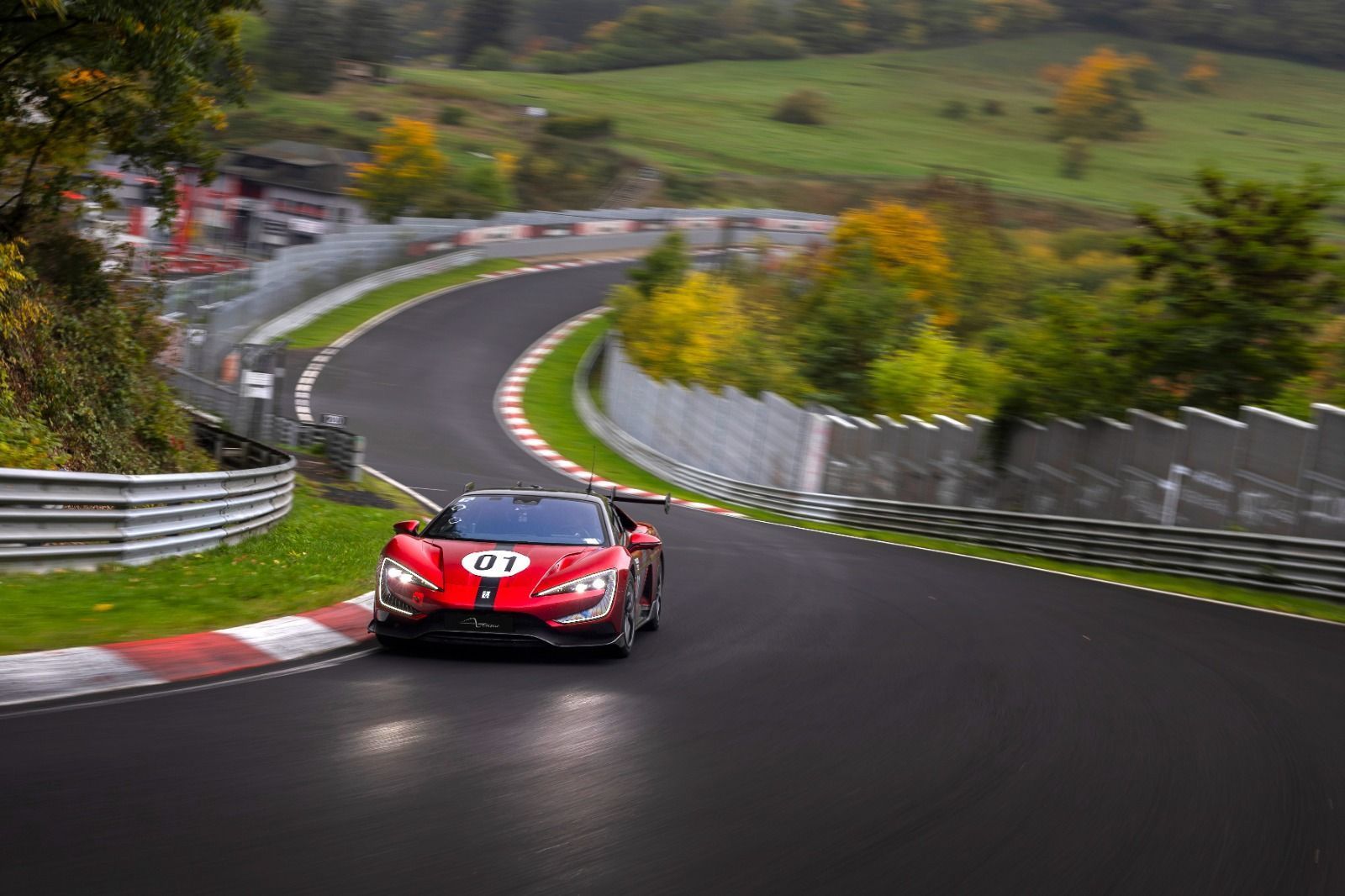 Supercarro elétrico da BYD bate recorde de volta mais rápida em Nürburgring